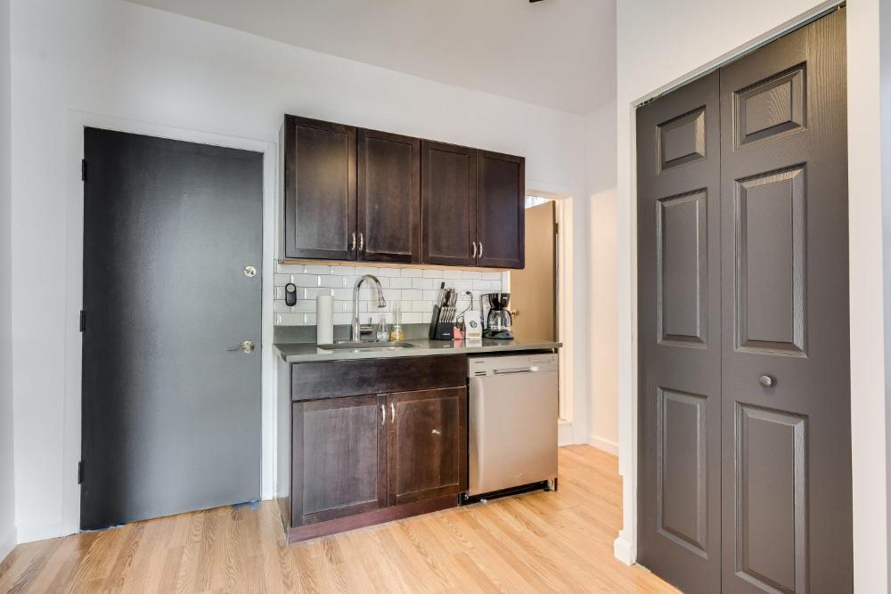 Welcome to West Town! 2 Bedrooms and PET FRIENDLY apts